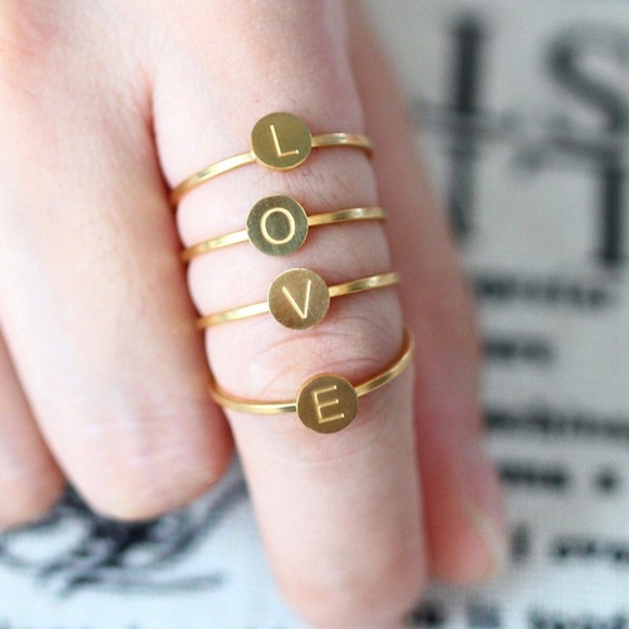 Simple Z Initial Stackable Letter Ring - Picture 3 of 4